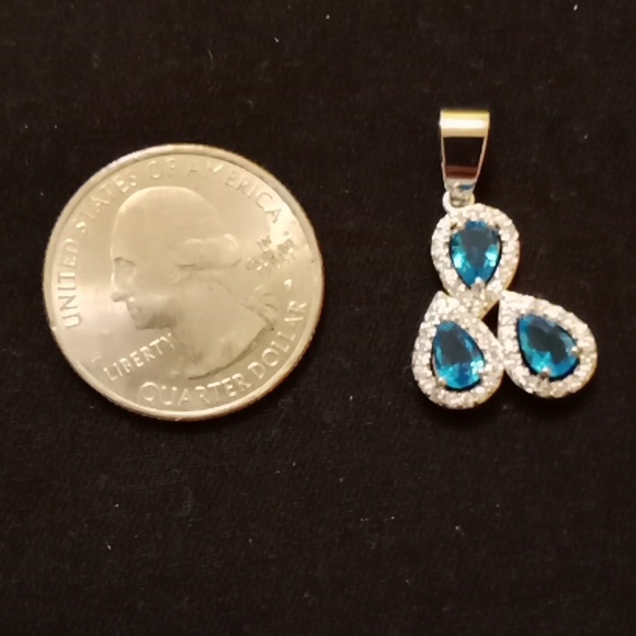 New Blue topaz cz sterling silver pendant - Picture 2 of 3